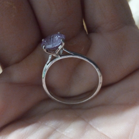 Light lavender stone size 8 ring - Picture 7 of 7